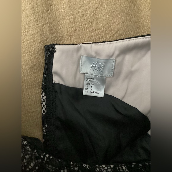 H&M fitted sleeveless lace design midi dress size 6 - Picture 3 of 3